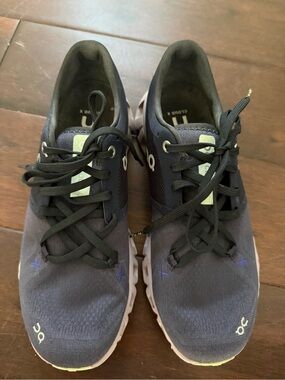 On Cloud Women's Athletic Shoes